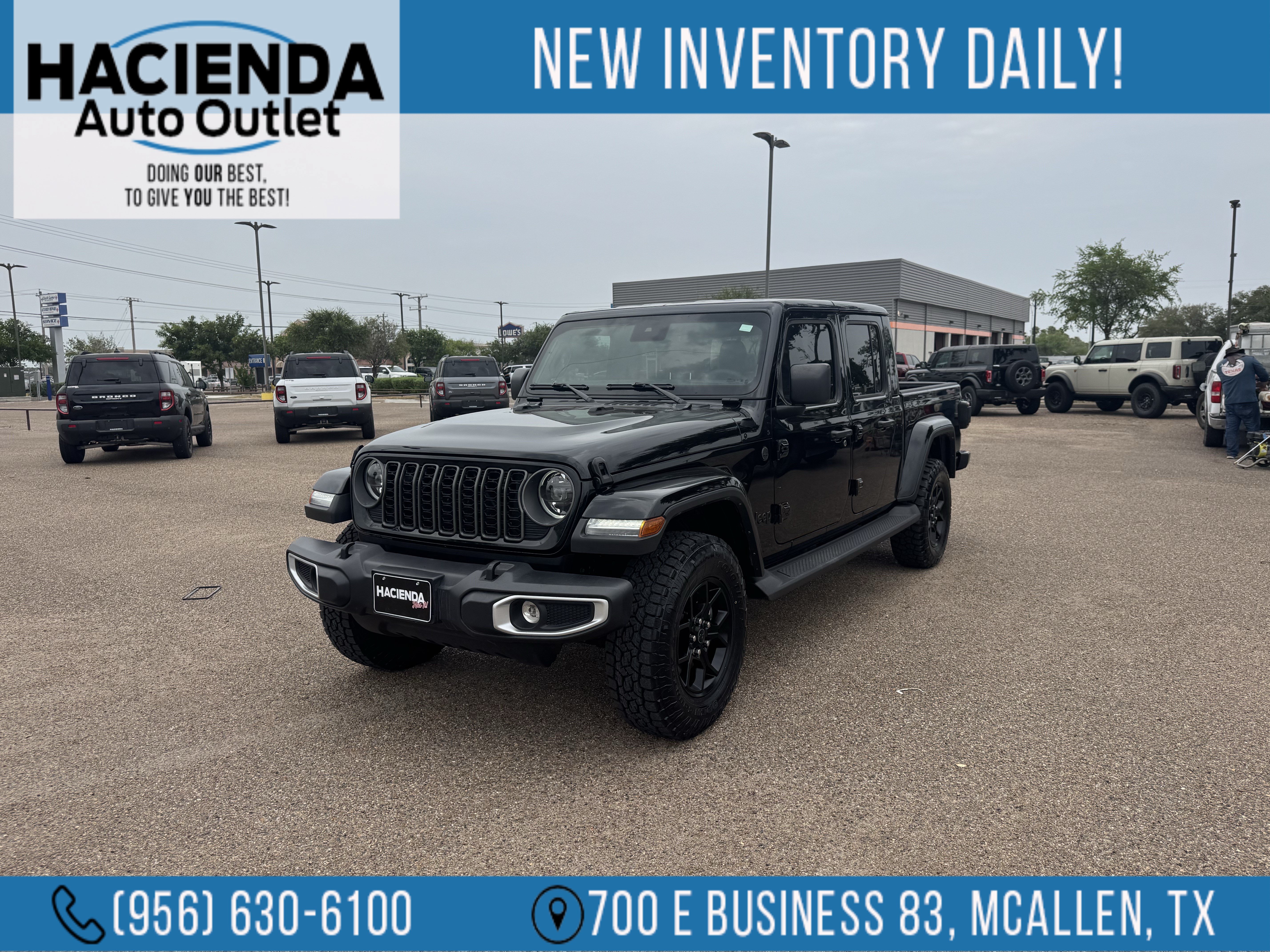 Used 2025 Jeep Gladiator Sport AWD/4WD image 1