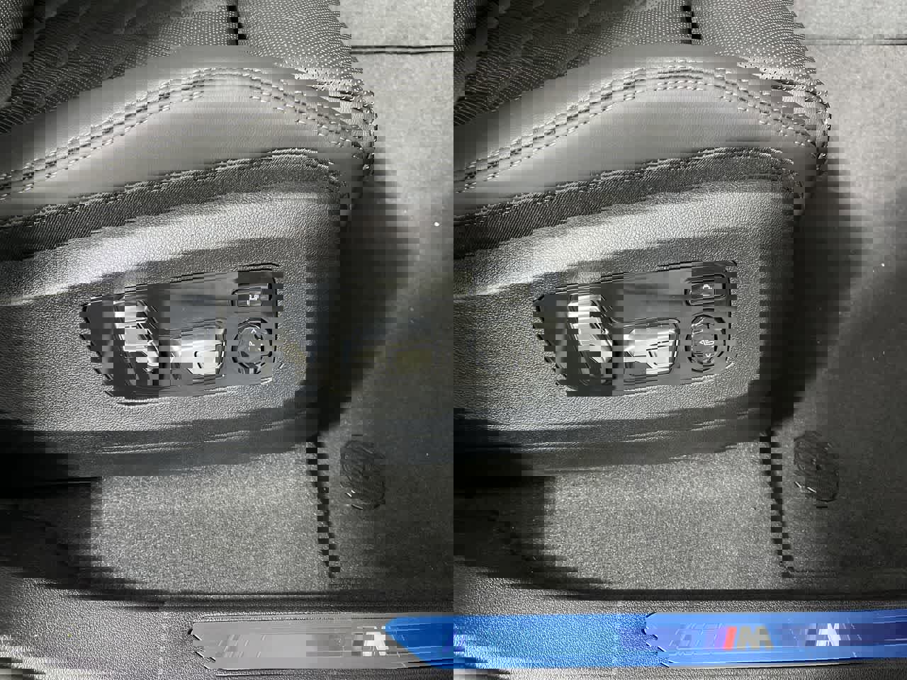 Certified 2023 BMW X6 xDrive40i w/ Executive Package image 16