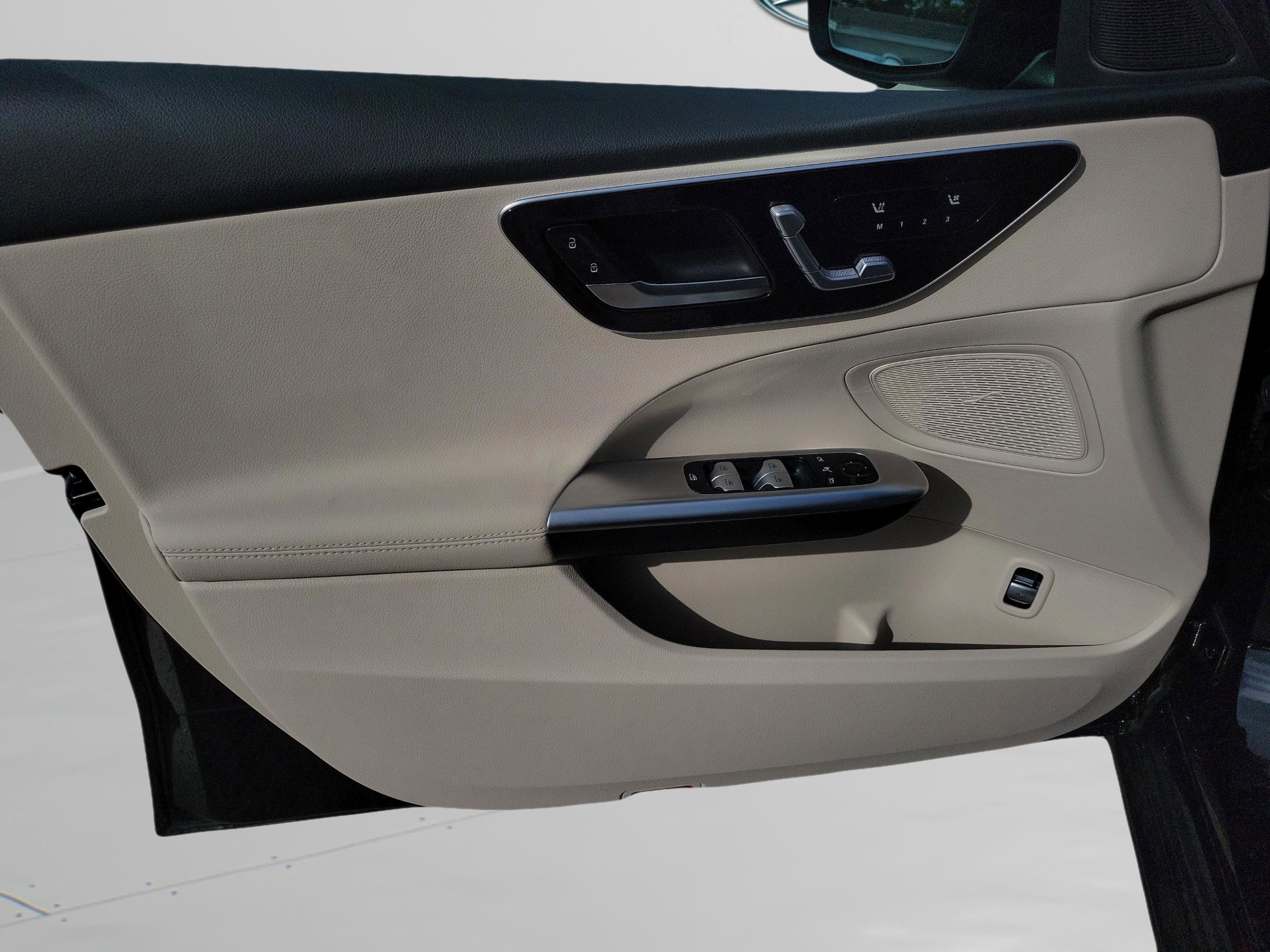 Certified 2025 Mercedes-Benz C 300 Sedan image 20