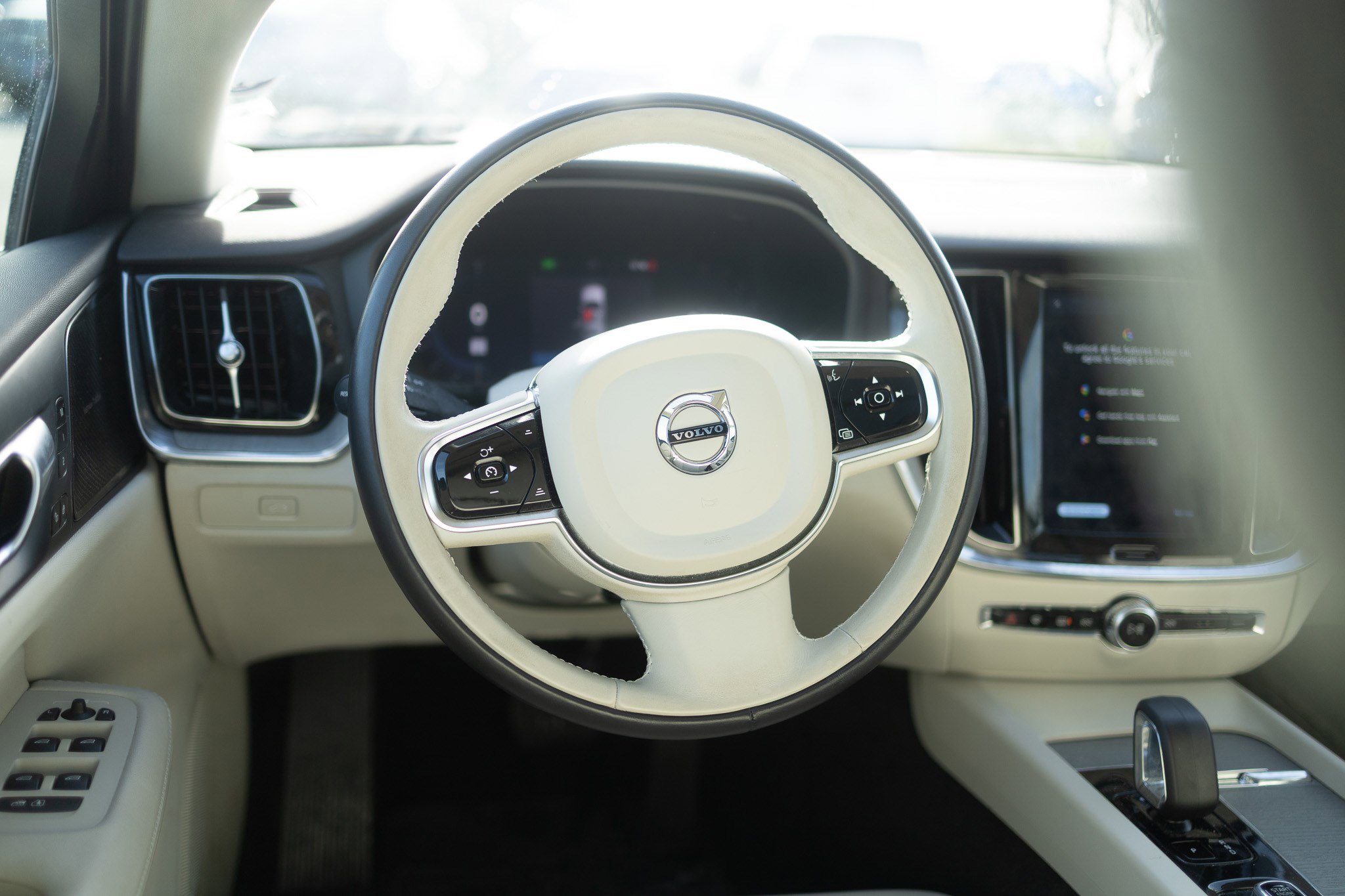 Used 2024 Volvo V60 B5 Cross Country Plus w/ Protection Package Premier image 26