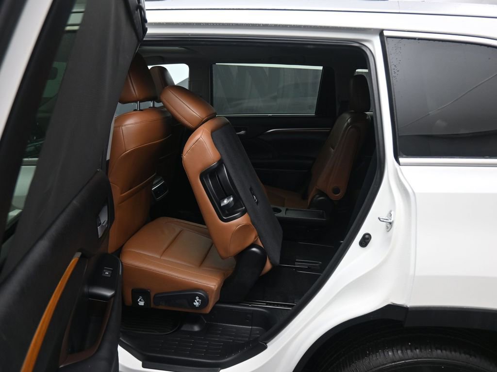 Used 2017 Toyota Highlander Limited w/ Protection Package #3 image 41