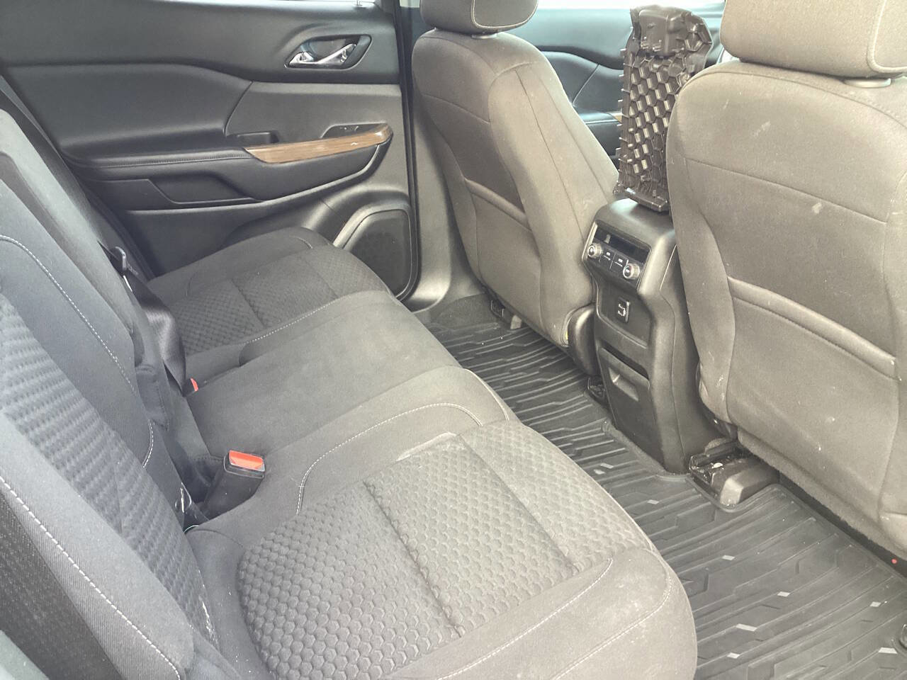 Used 2018 GMC Acadia SLE w/ LPO, Cargo Package image 19