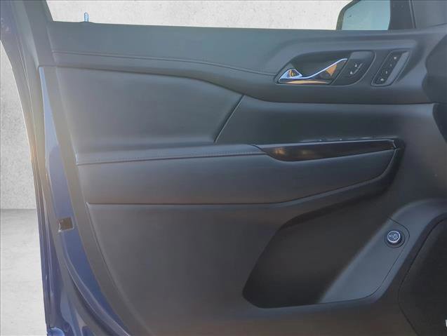 Used 2023 GMC Acadia AT4 w/ Technology Package image 9