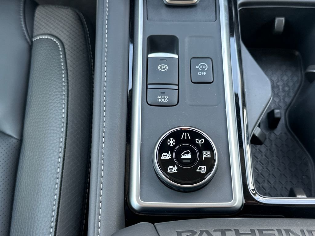 New 2026 Nissan Pathfinder SL w/ SL Premium Package image 28