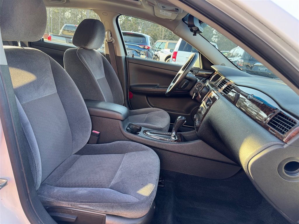 Used 2013 Chevrolet Impala LT w/ LT Sunroof Package image 17