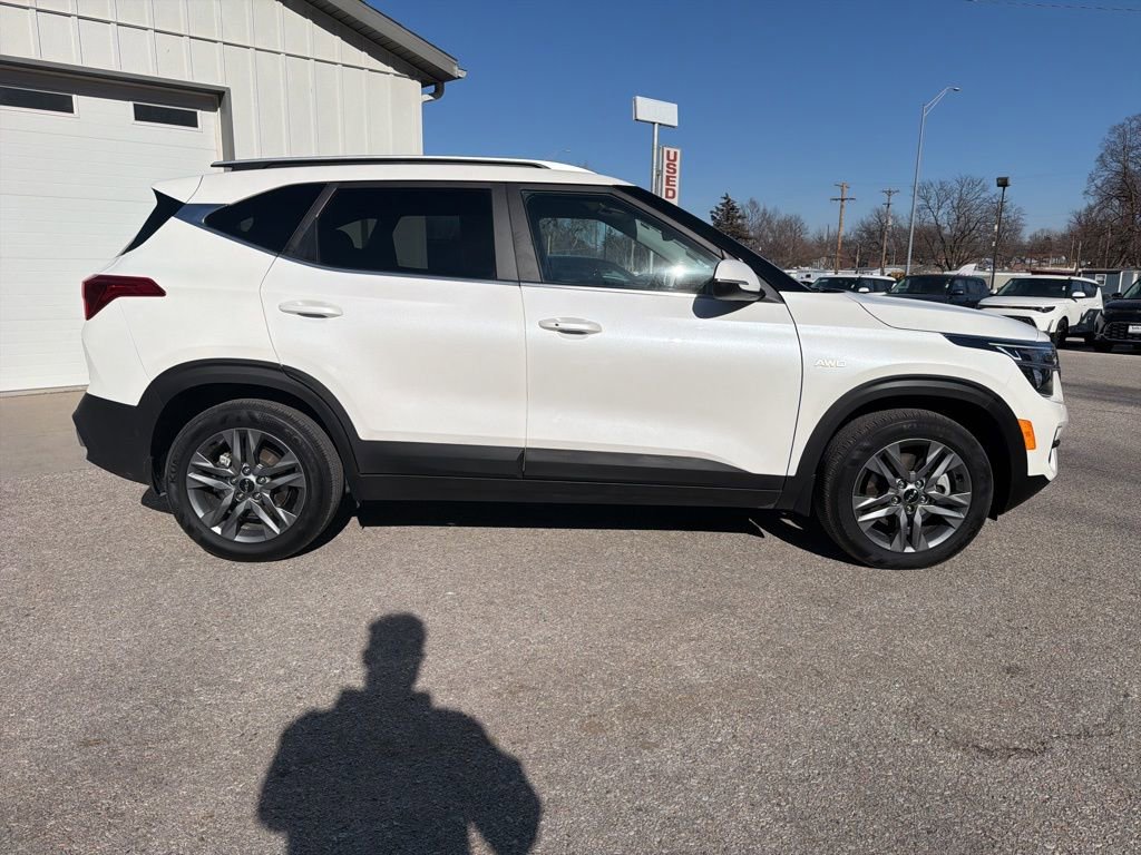 Certified 2023 Kia Seltos S image 2