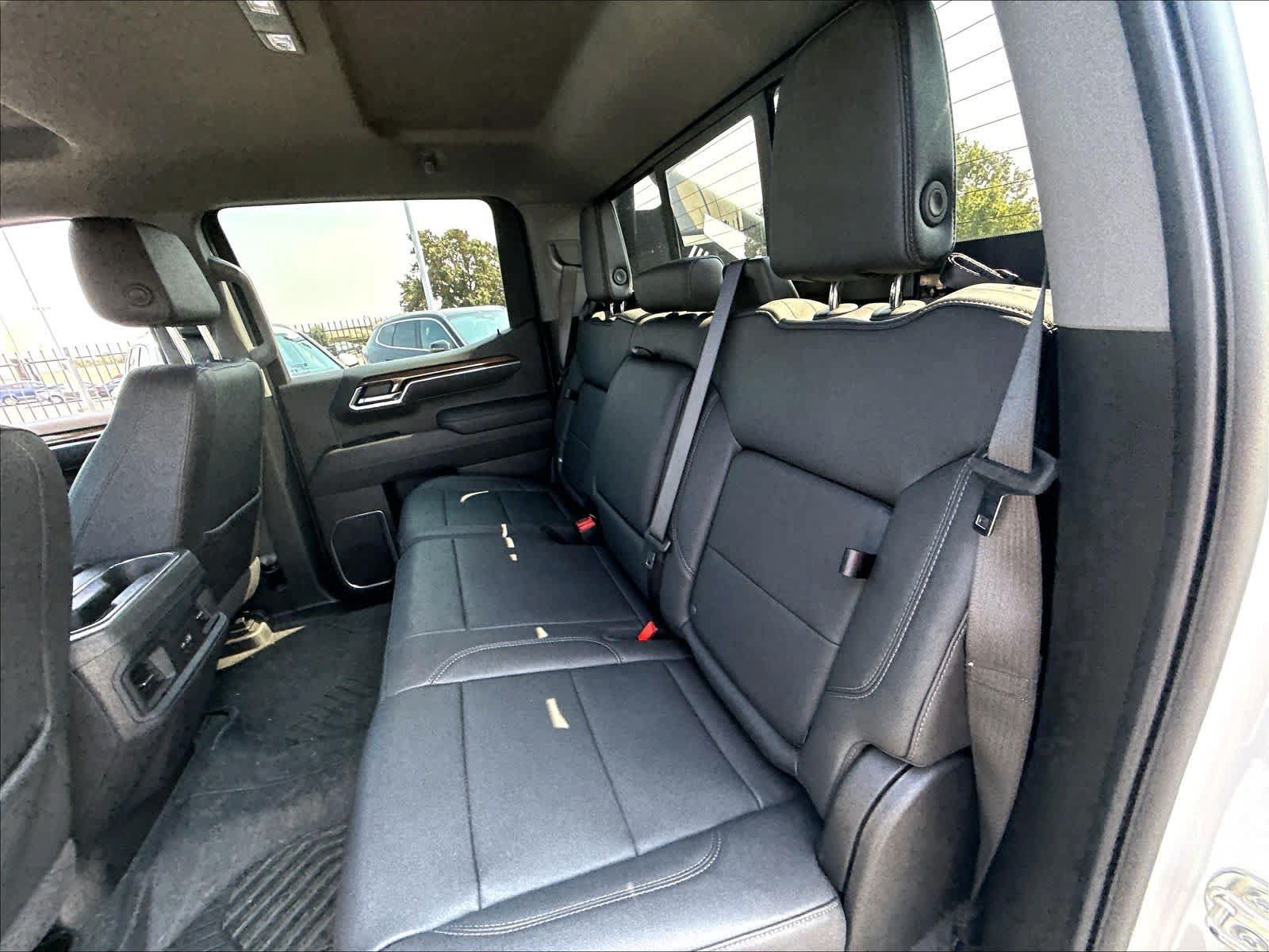 Used 2025 Chevrolet Silverado 1500 LT Trail Boss w/ Convenience Package II AWD/4WD image 23