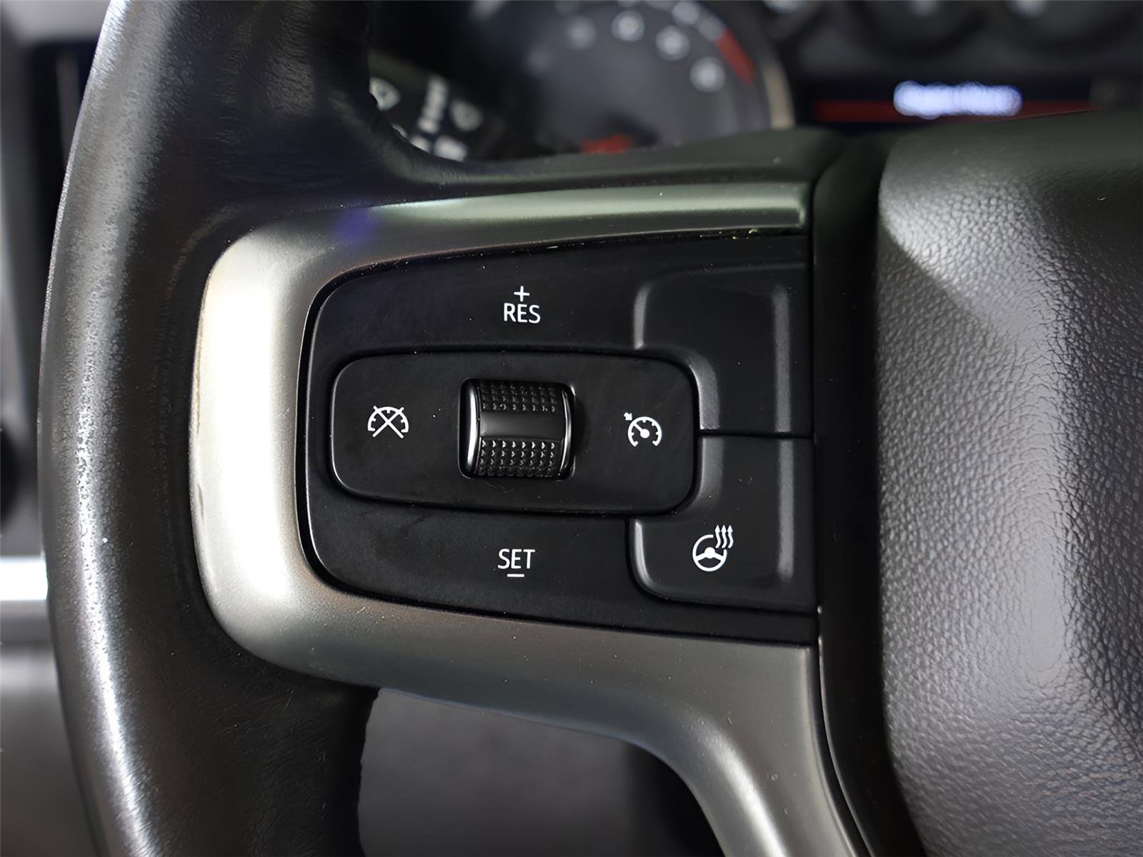 Used 2020 Chevrolet Silverado 1500 RST AWD/4WD image 39