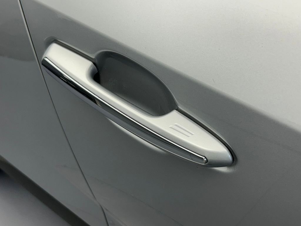 Used 2025 Toyota RAV4 Limited image 48