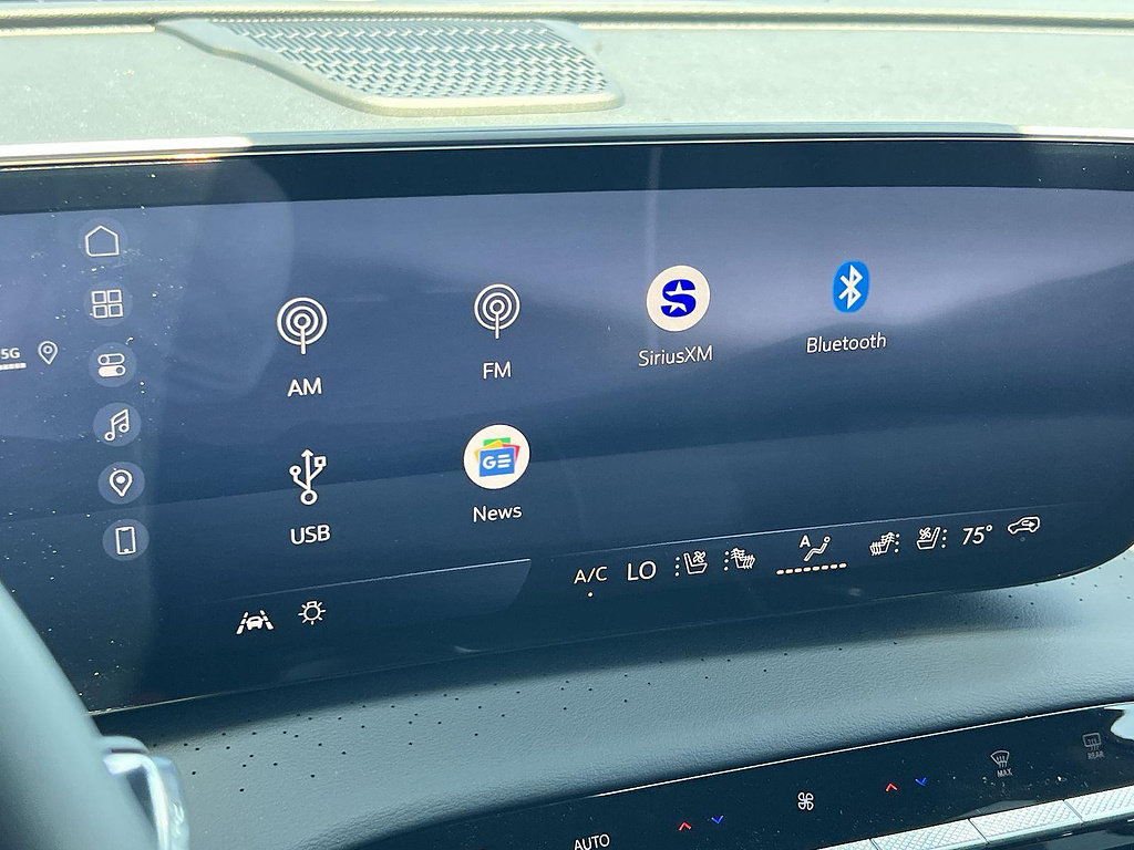 New 2026 Buick Enclave Avenir w/ Super Cruise Package FWD image 17