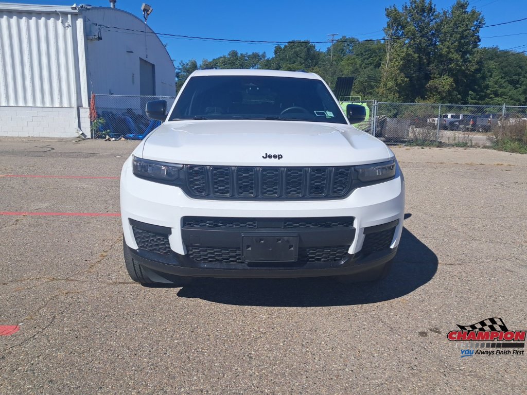 Used 2023 Jeep Grand Cherokee L Laredo AWD/4WD image 10