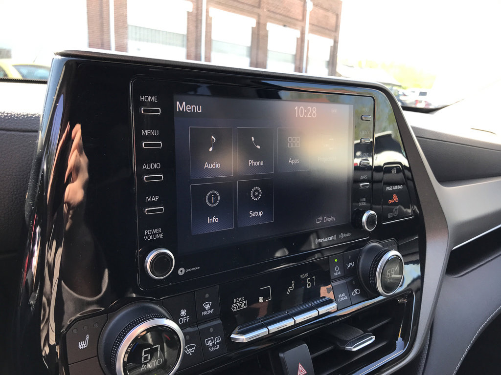 Used 2021 Toyota Highlander XLE image 21
