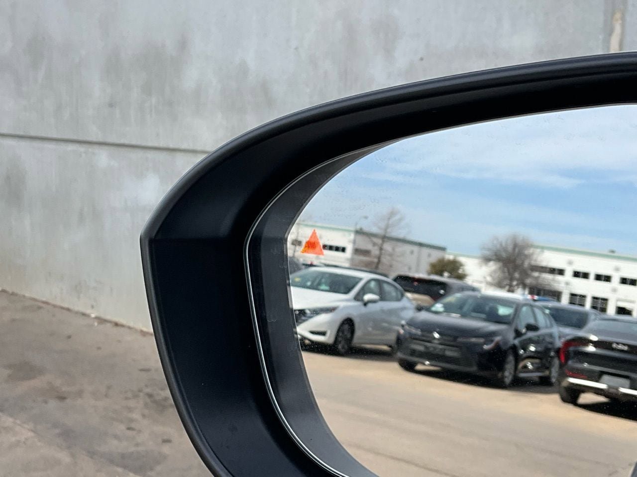 Used 2025 Nissan Rogue SV FWD image 20