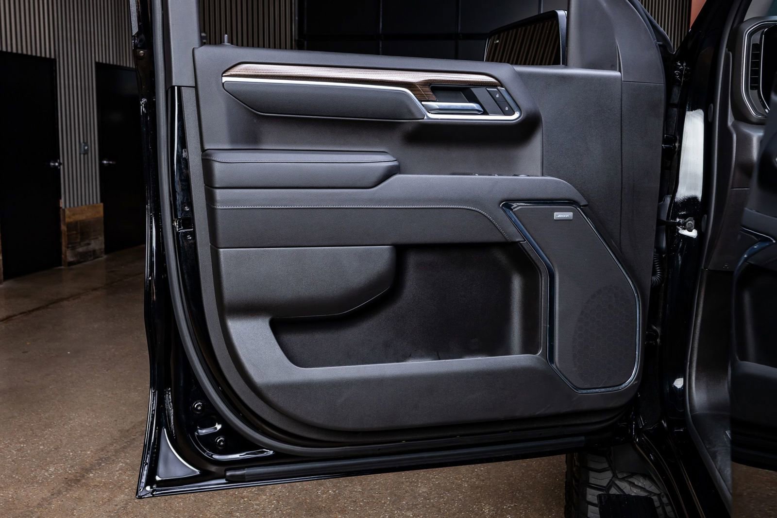 Used 2026 Chevrolet Silverado 1500 LT Trail Boss w/ LT Trail Boss Premium Package AWD/4WD image 36