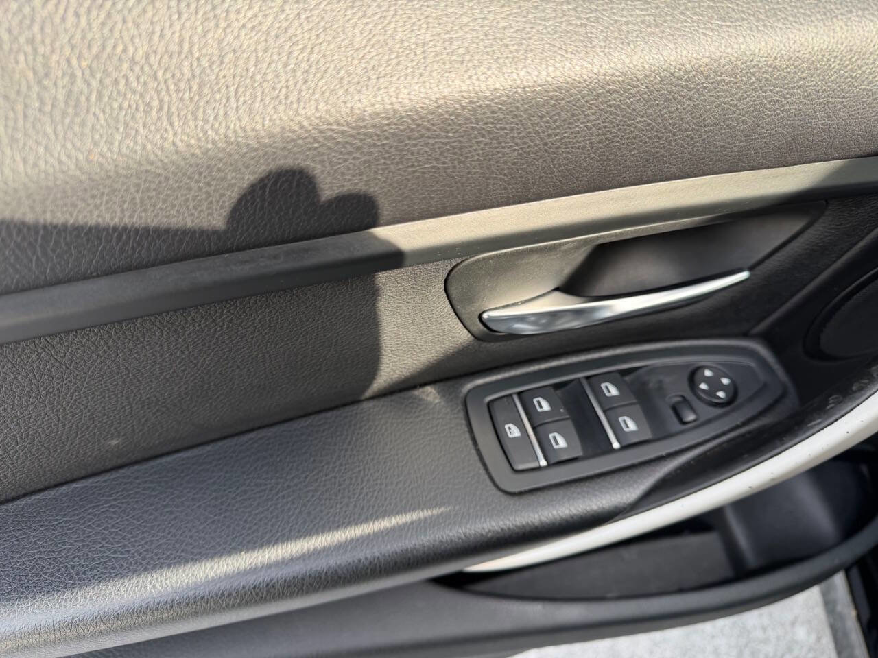 Used 2018 BMW 320i xDrive Sedan image 8