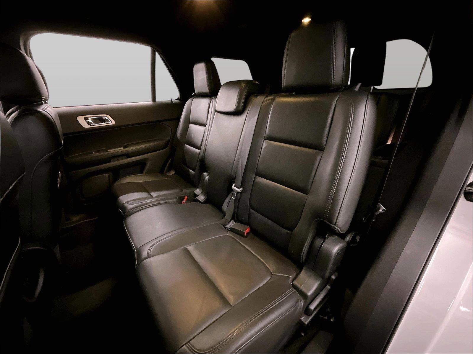 Used 2015 Ford Explorer XLT w/ Equipment Group 202B AWD/4WD image 25