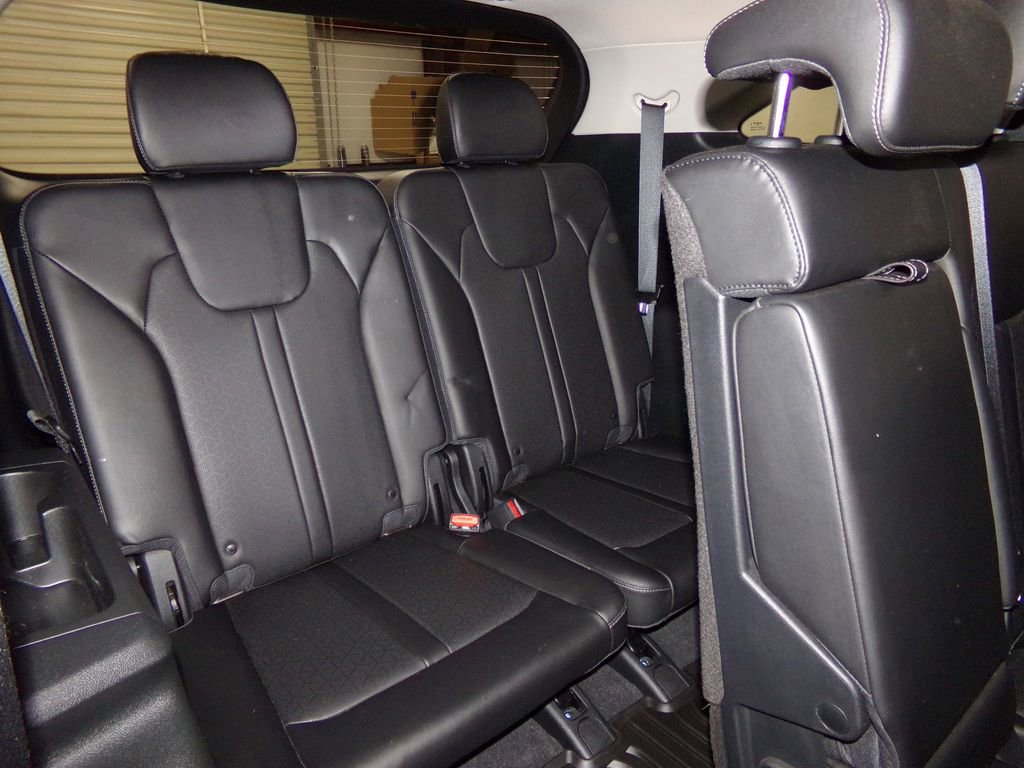 Used 2023 Kia Sorento S w/ Panoramic Sunroof Package image 12