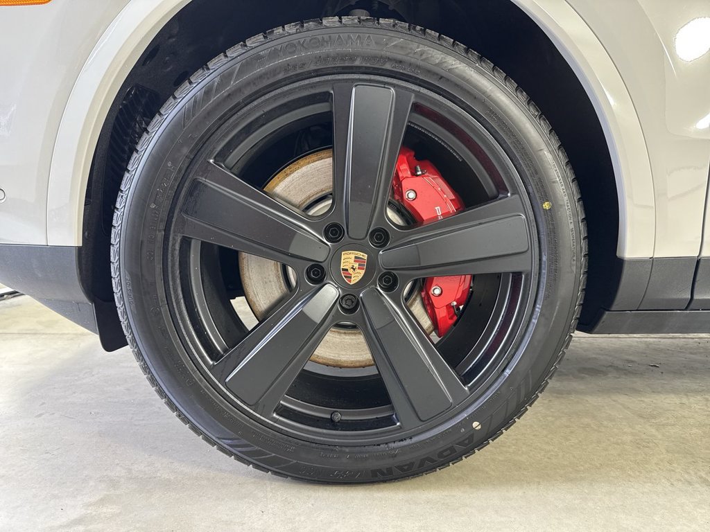 New 2026 Porsche Cayenne S AWD/4WD image 13