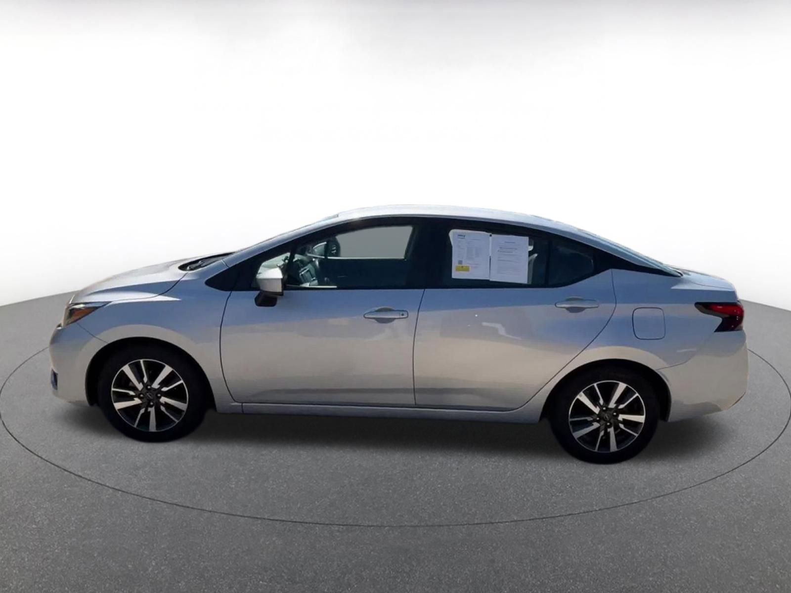Used 2025 Nissan Versa SV FWD image 9