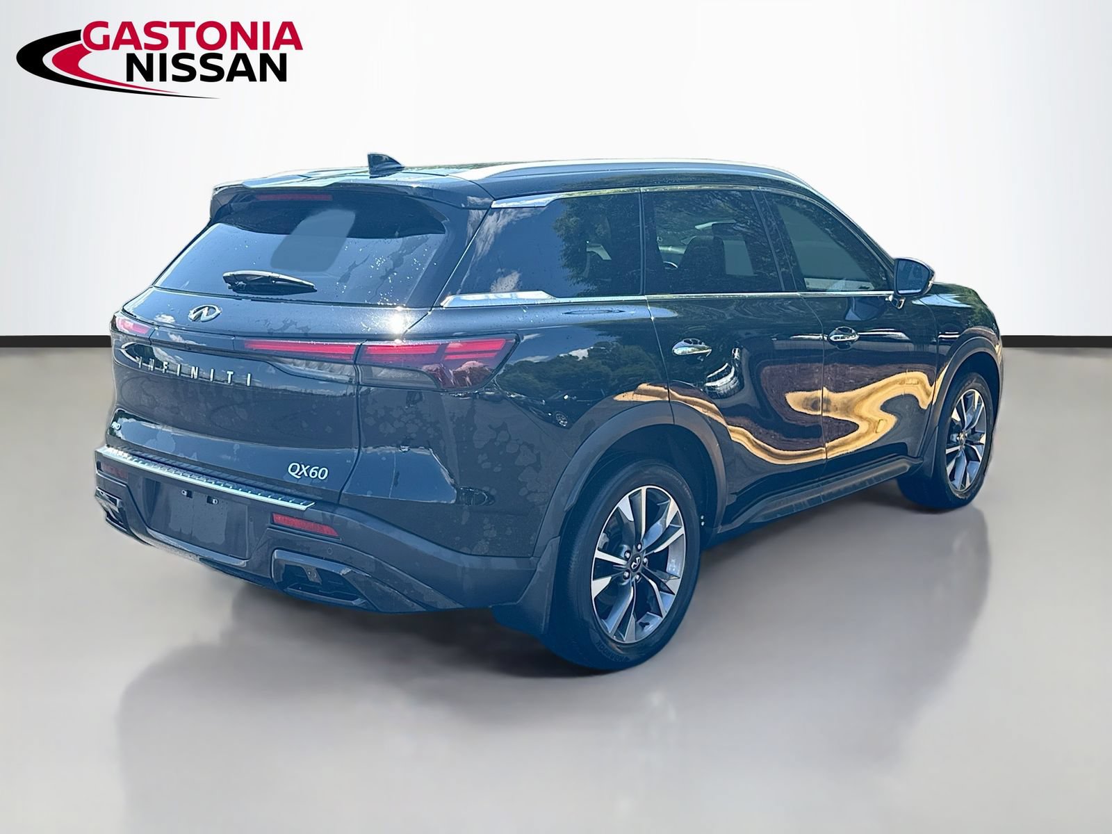 Used 2023 INFINITI QX60 Luxe w/ Performance Audio Package AWD/4WD image 9