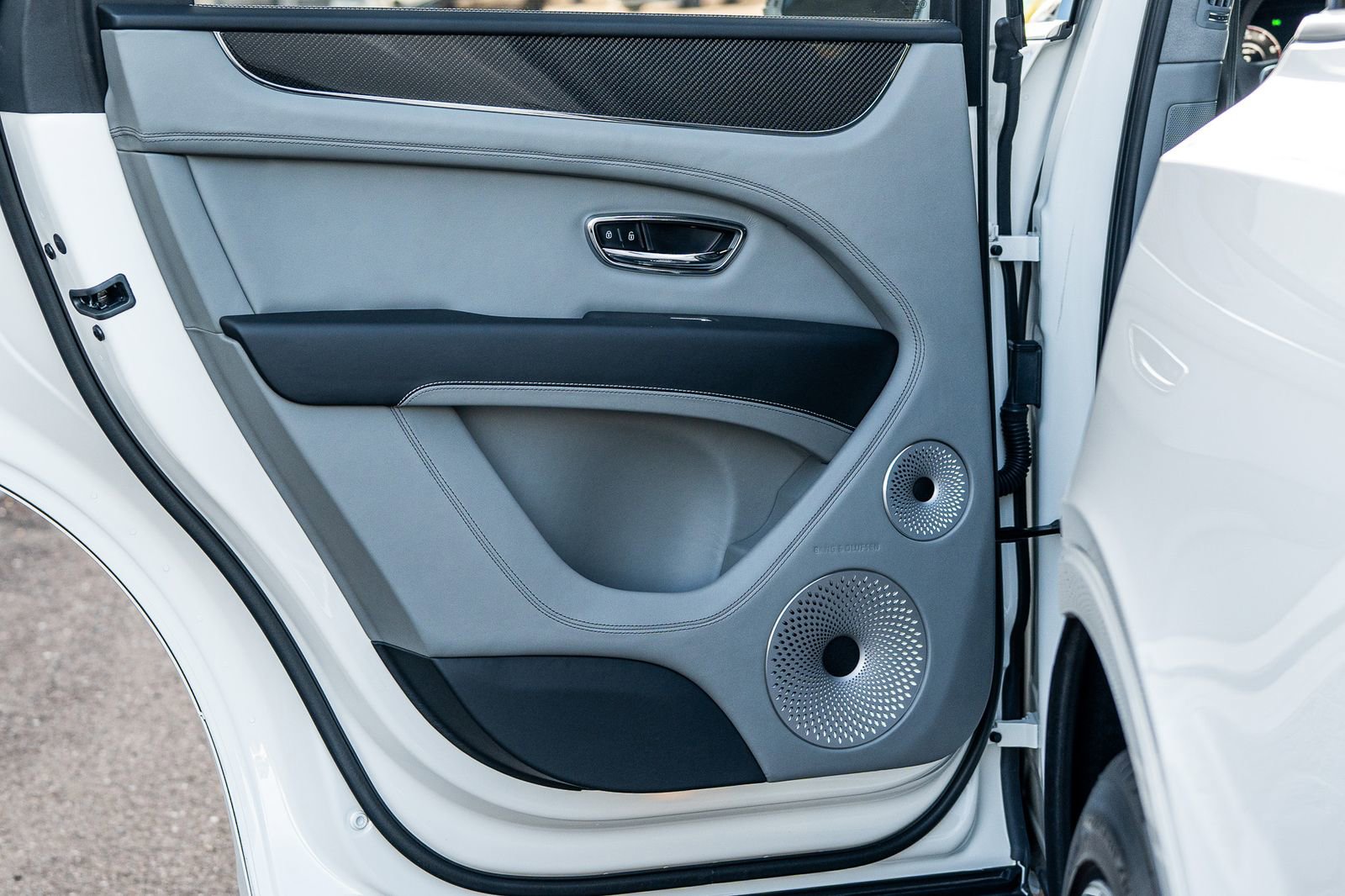 Certified 2025 Bentley Bentayga image 25