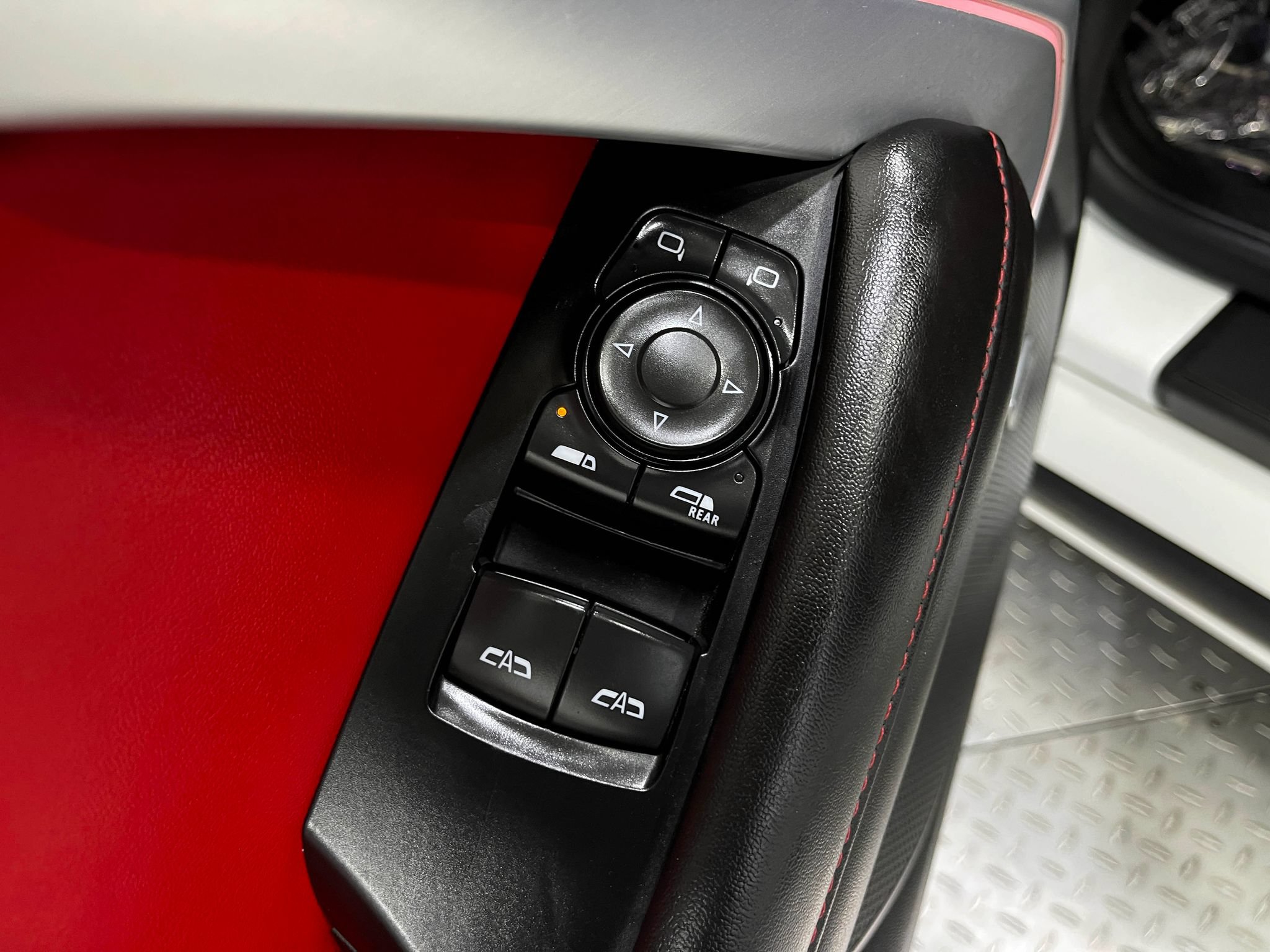 Used 2018 Chevrolet Camaro SS RWD image 15