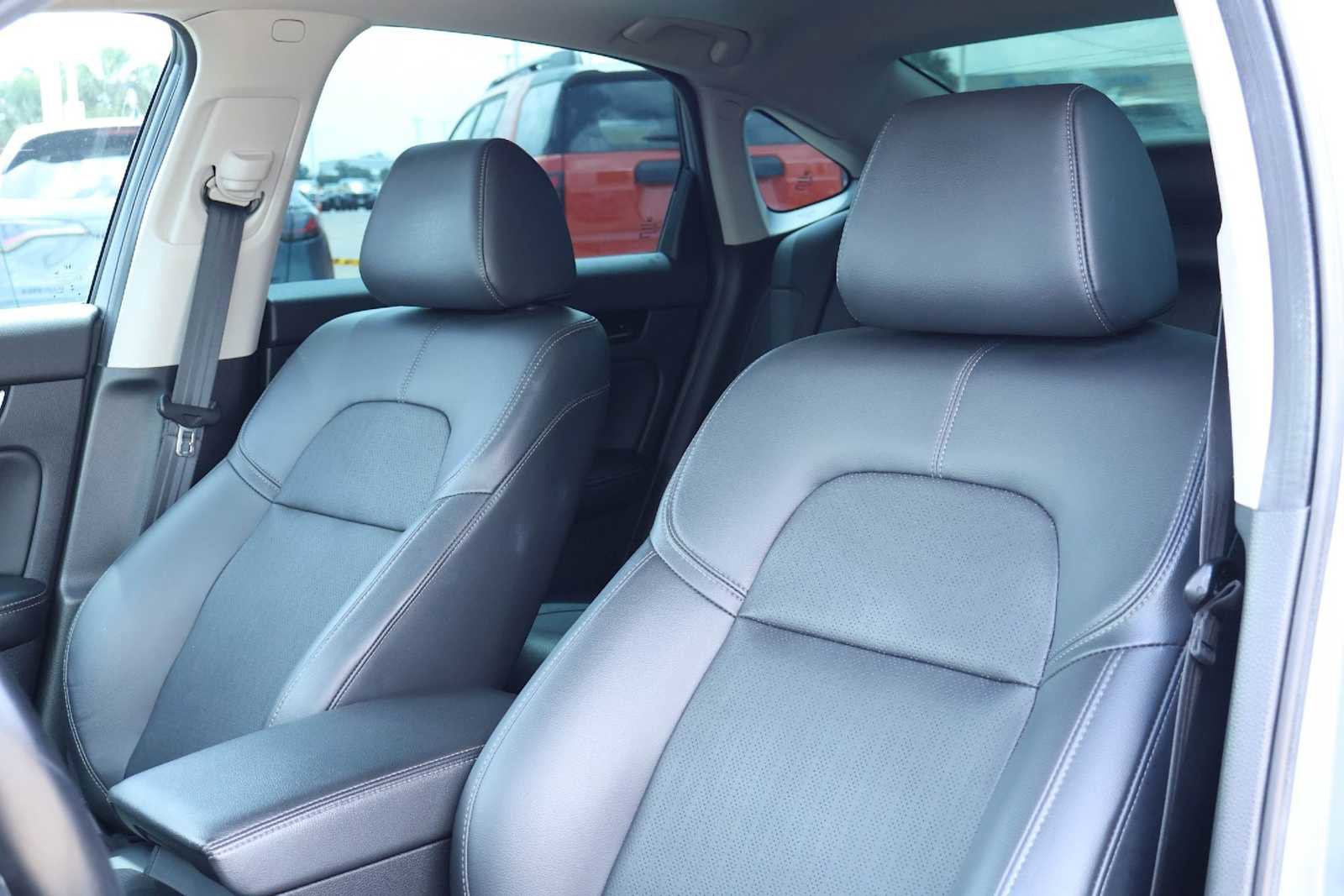 Used 2022 Honda Civic Touring image 11