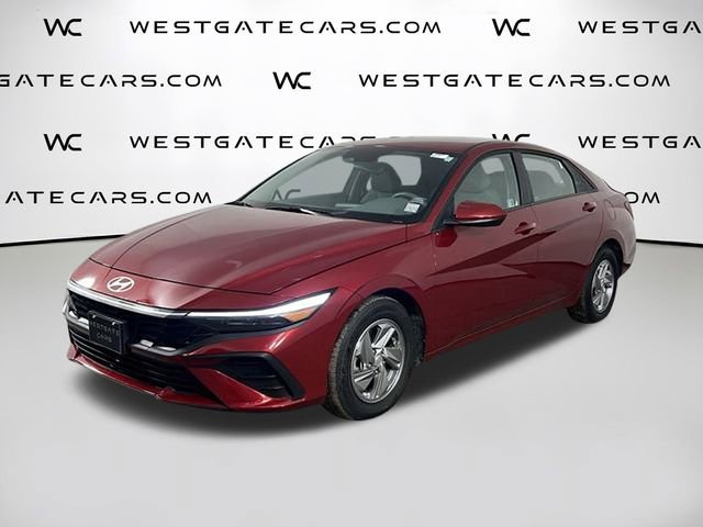 Used 2025 Hyundai Elantra SE image 1