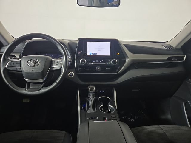Used 2024 Toyota Highlander LE image 14