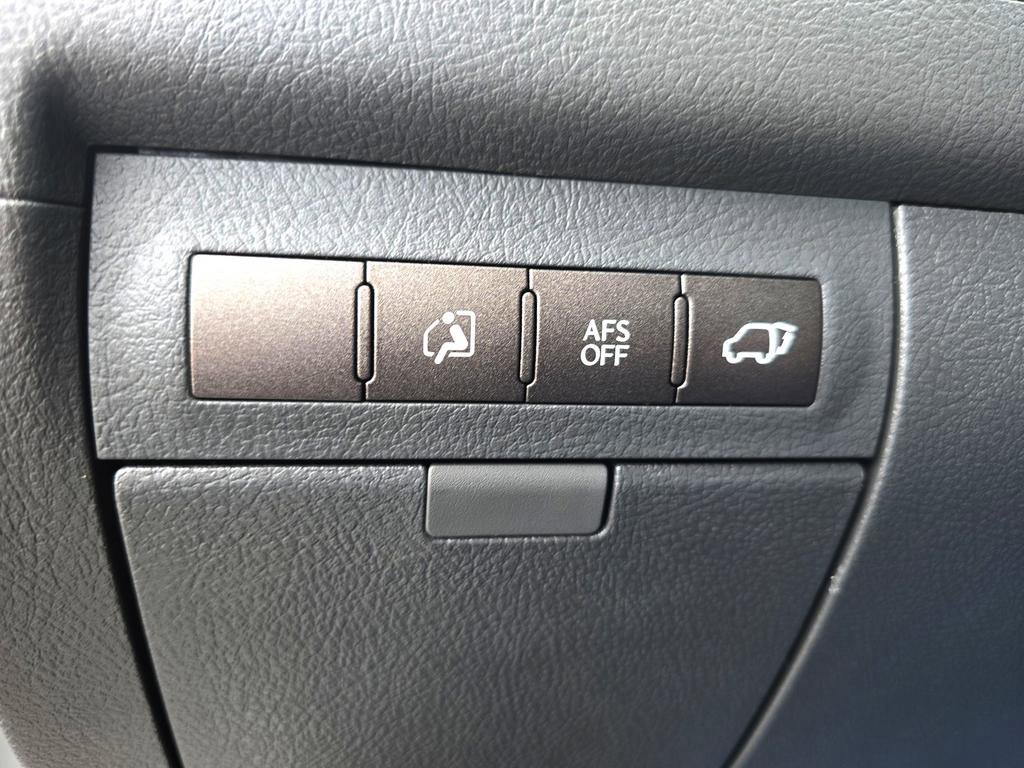 Used 2010 Lexus LX 570 4WD image 21