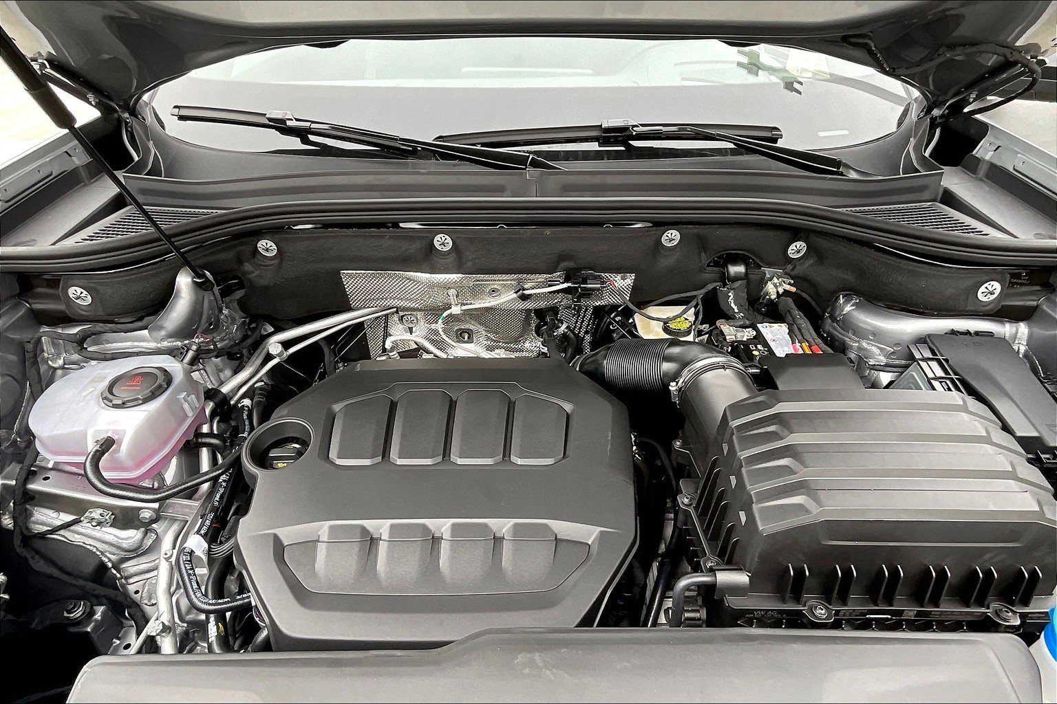 New 2025 Volkswagen Atlas Cross Sport SEL R-Line AWD/4WD image 9