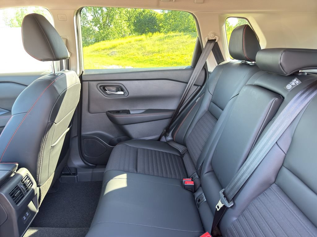 New 2026 Nissan Rogue SV w/ Rock Creek Premium Package AWD/4WD image 32
