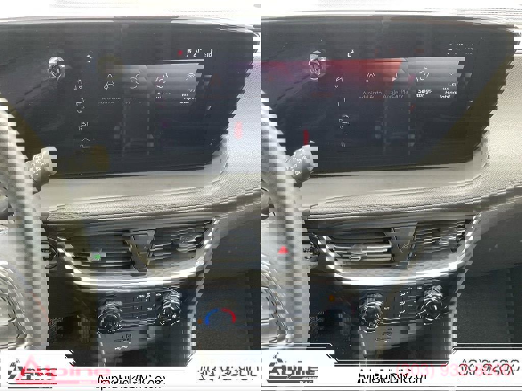 Used 2024 Buick Encore GX Sport Touring image 11