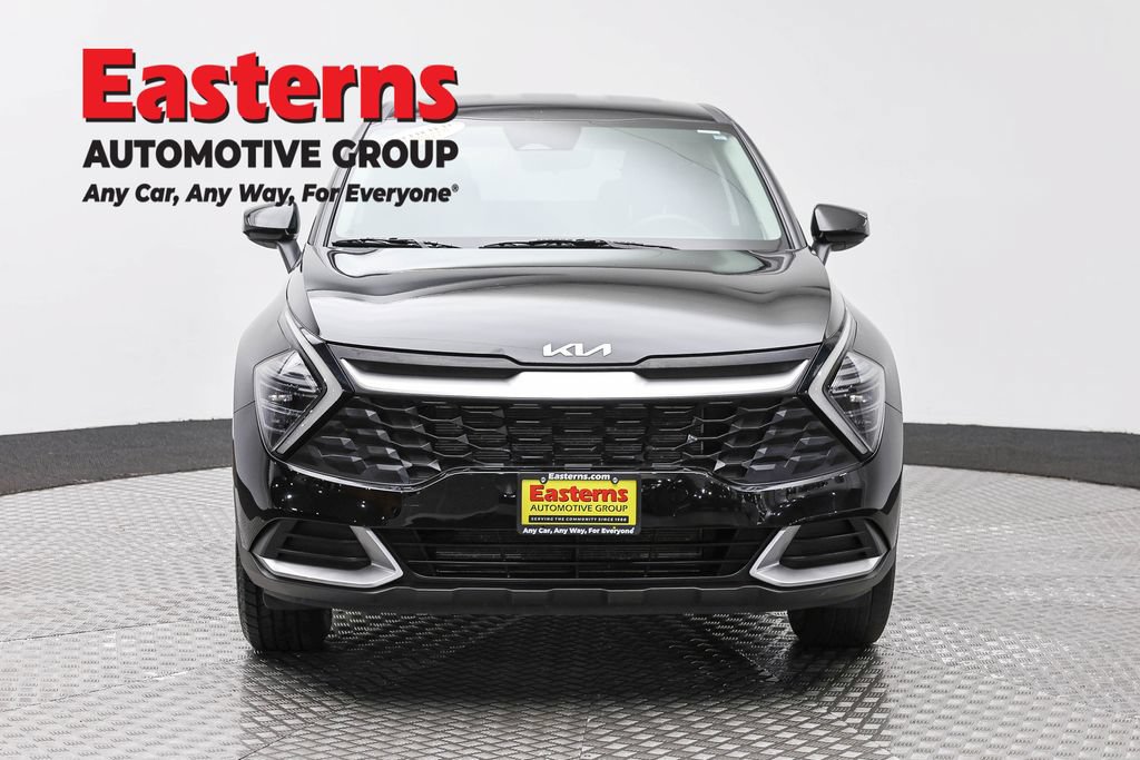 Used 2024 Kia Sportage LX AWD/4WD image 2