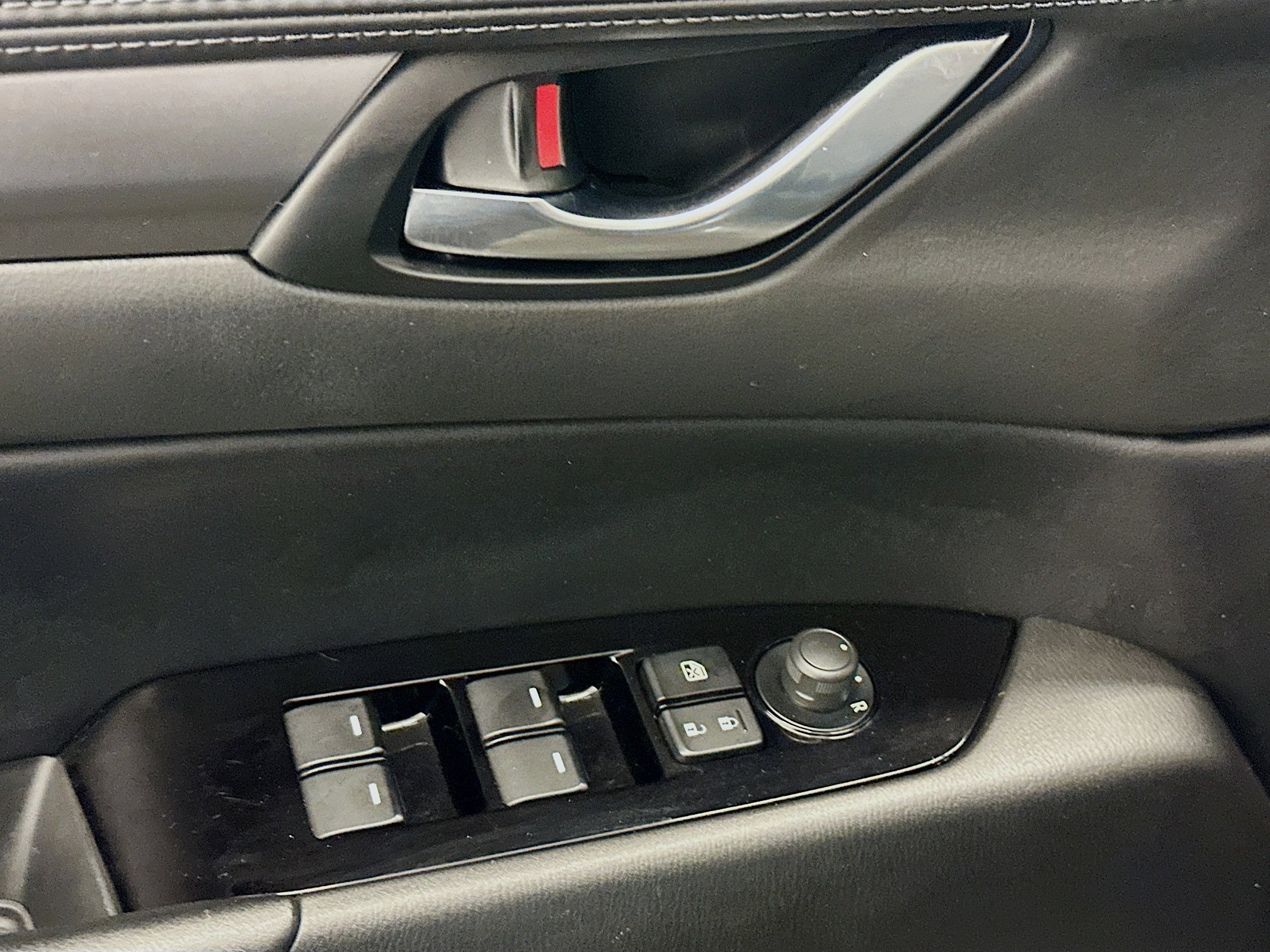 Used 2025 MAZDA CX-5 AWD 2.5 S w/ Preferred Package image 15