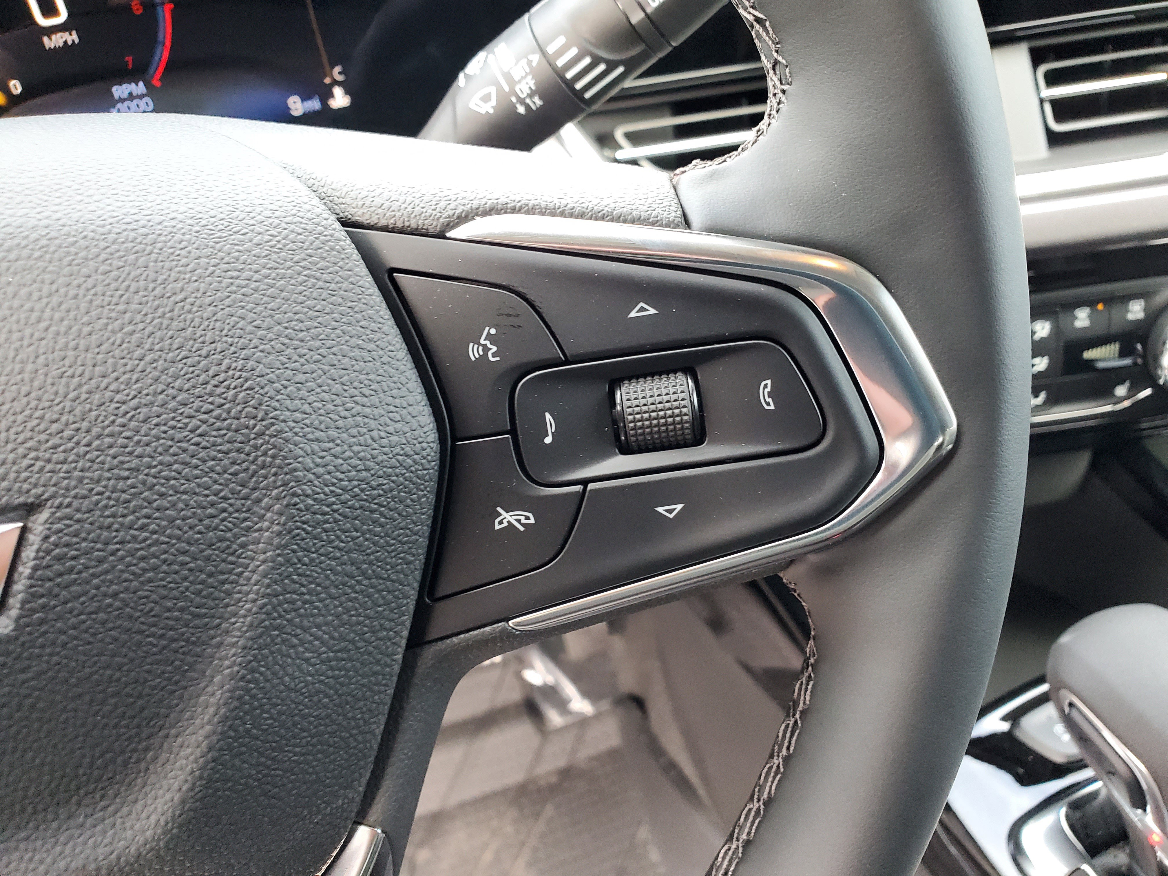 New 2026 Chevrolet Trax ACTIV w/ Driver Confidence Package image 12