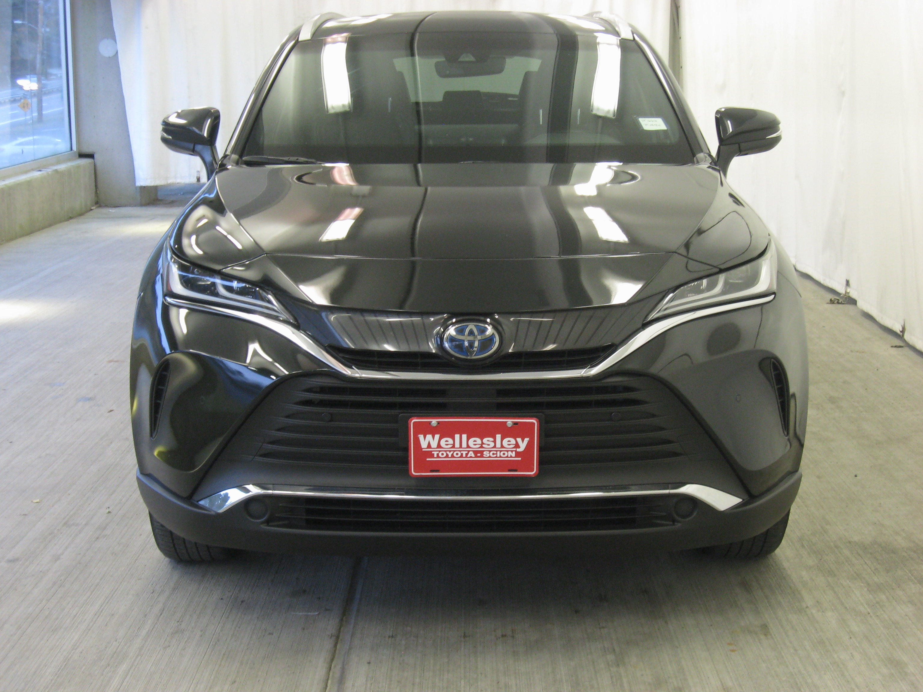 Used 2021 Toyota Venza XLE image 4