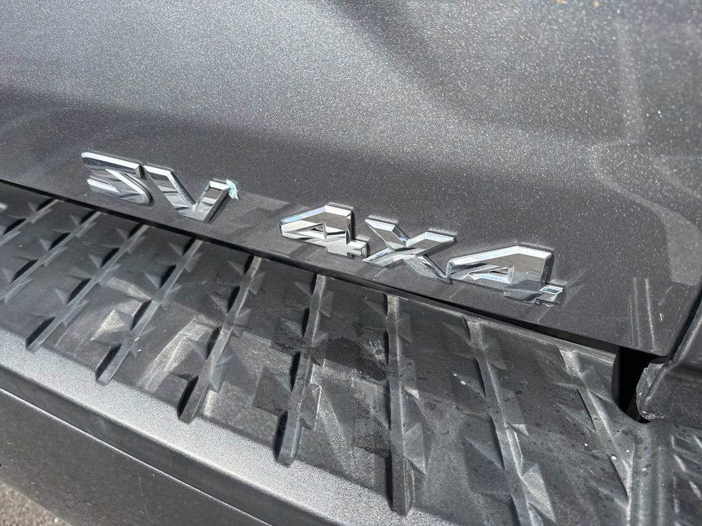 Used 2024 Nissan Titan SV w/ SV Convenience Package image 12