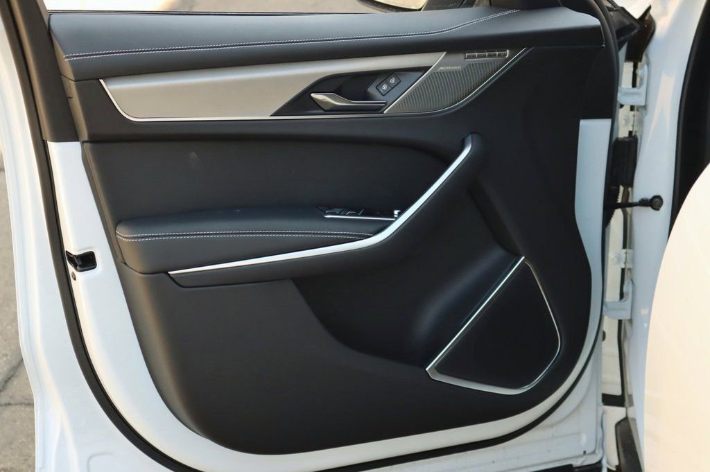 Used 2026 Jaguar F-PACE R-Dynamic S image 11