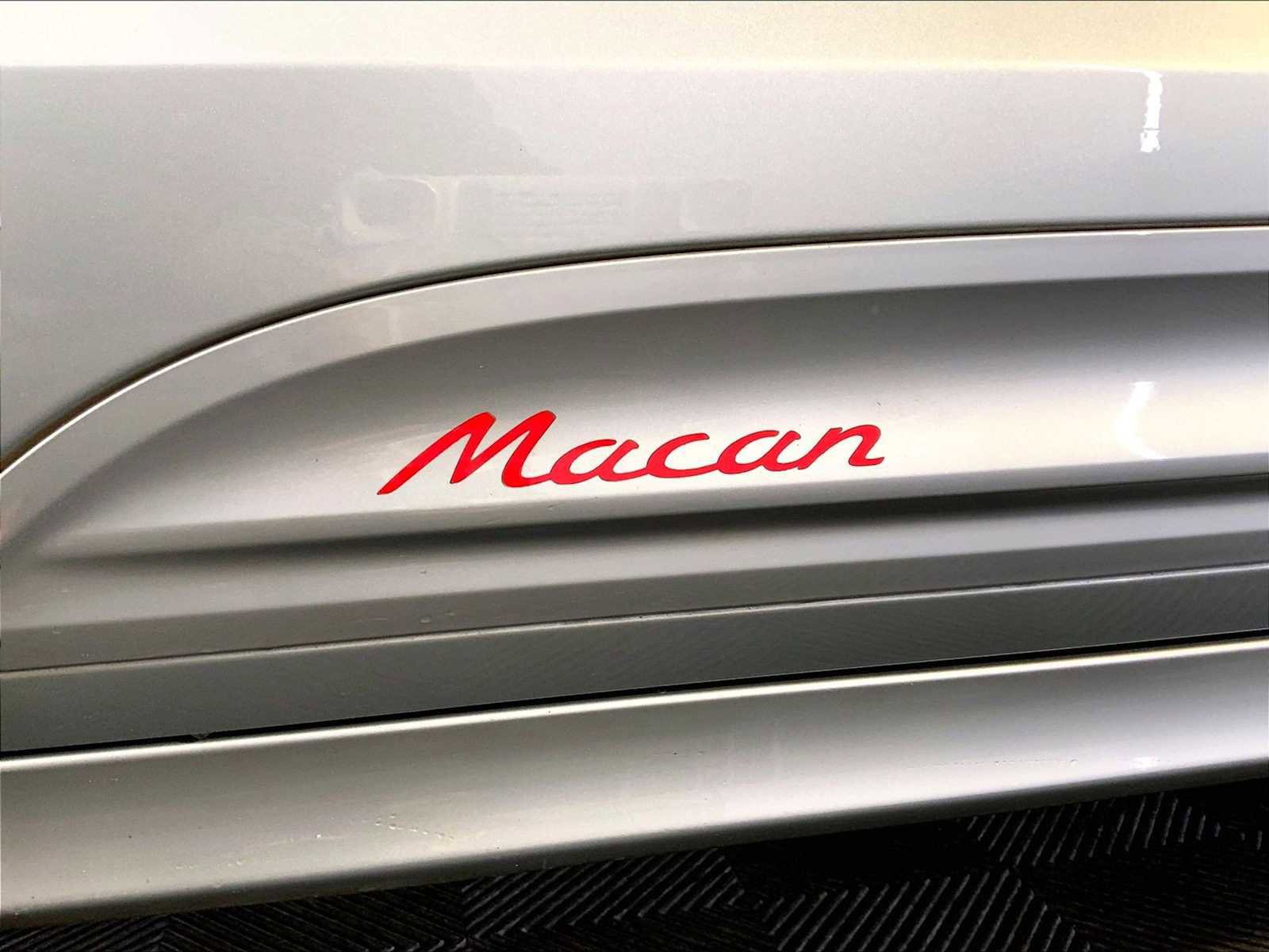 Certified 2023 Porsche Macan image 19
