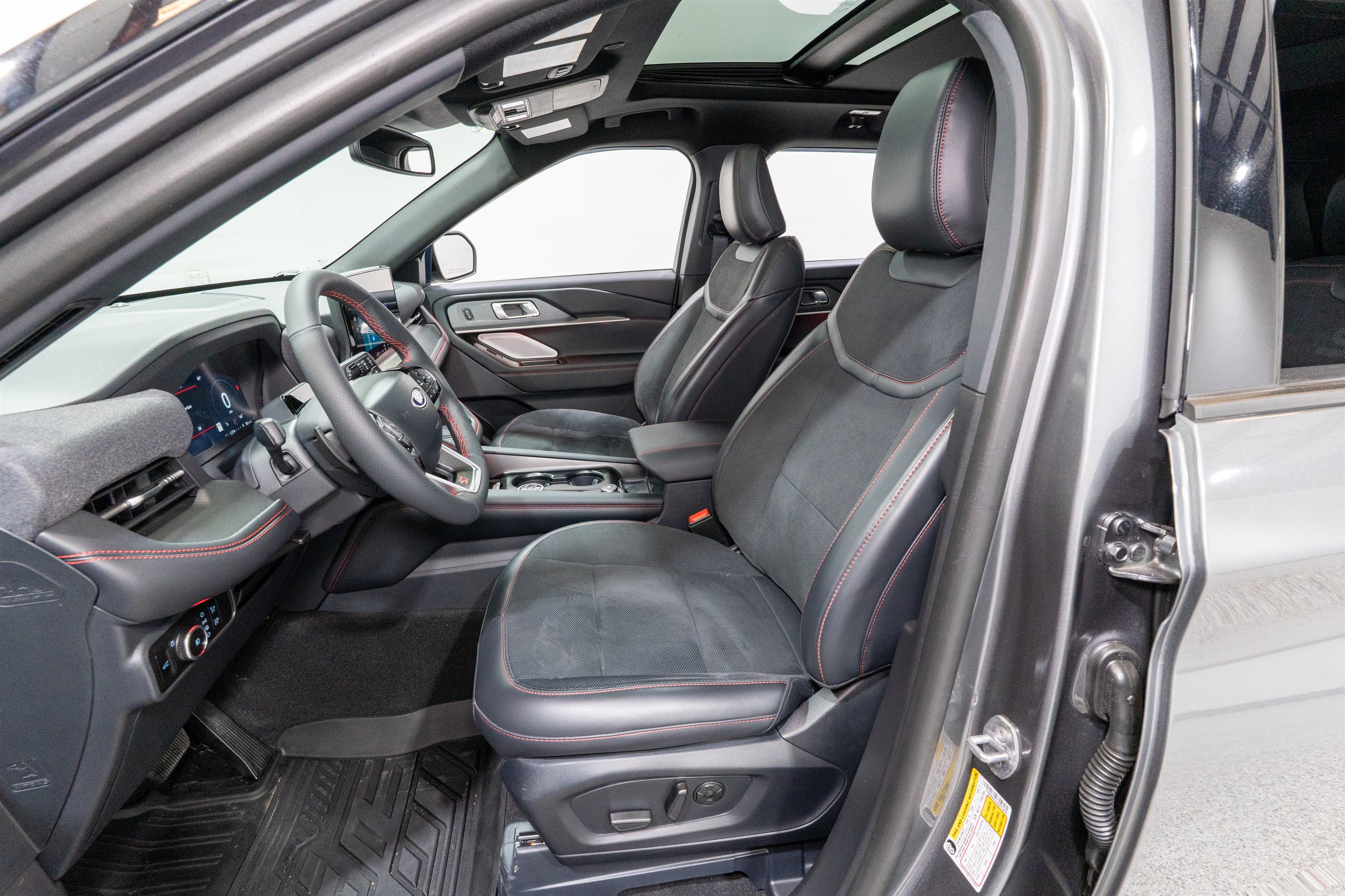 Used 2025 Ford Explorer ST w/ Sun And Sound Package image 16