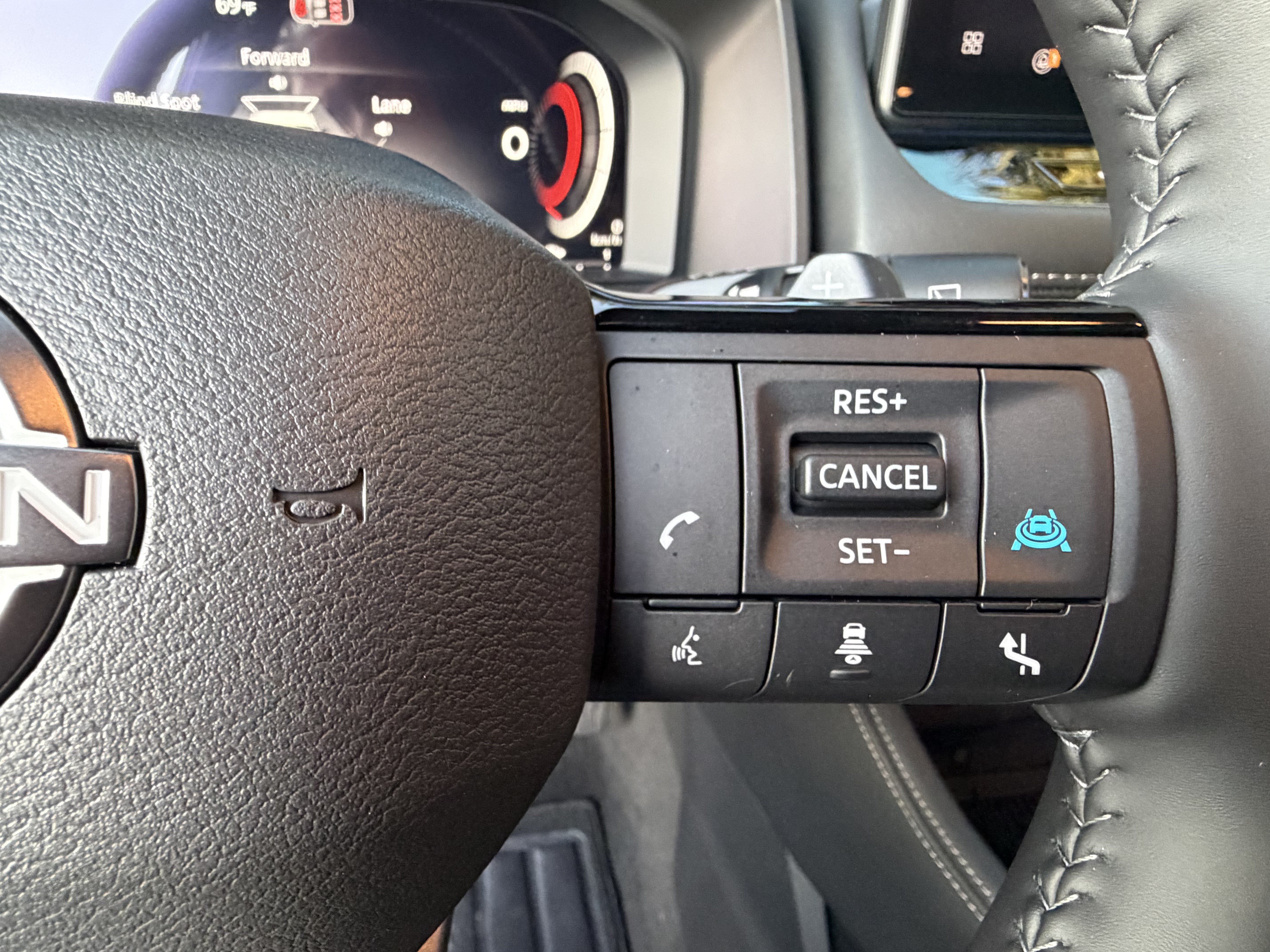Used 2026 Nissan Rogue Platinum w/ Tech Package AWD/4WD image 19