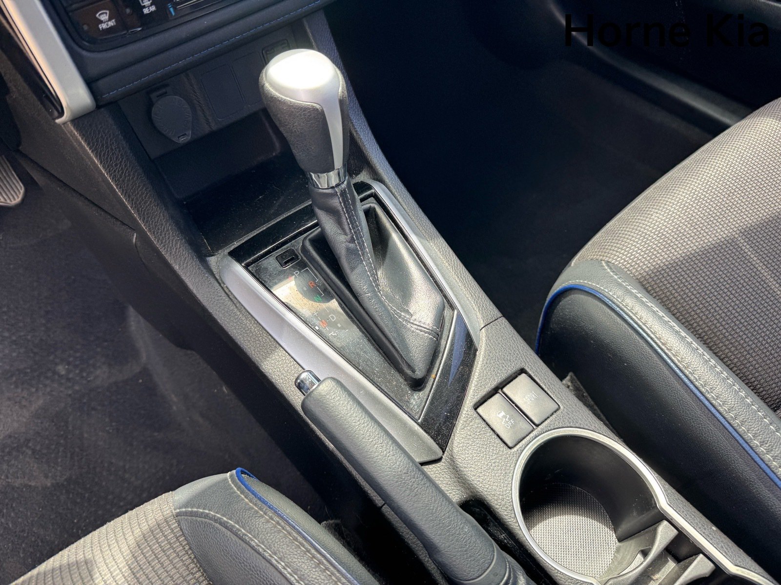 Used 2018 Toyota Corolla SE w/ Carpet Mat Package (TMS) FWD image 22
