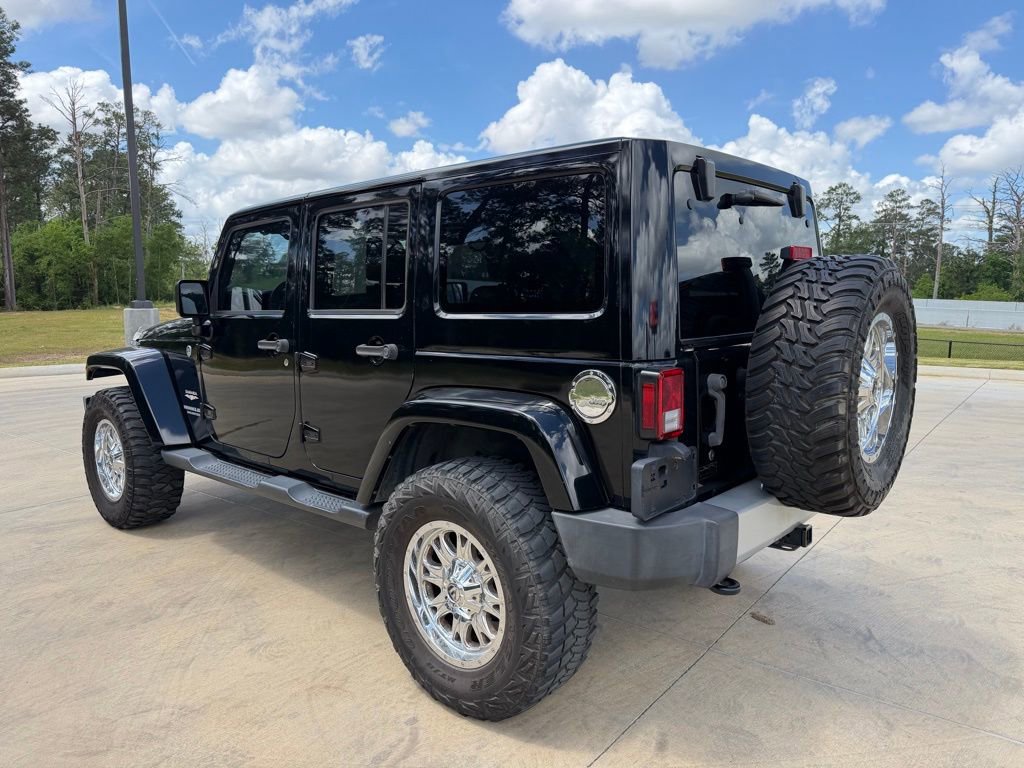Used 2015 Jeep Wrangler Unlimited Sahara w/ Max Tow Package AWD/4WD image 3