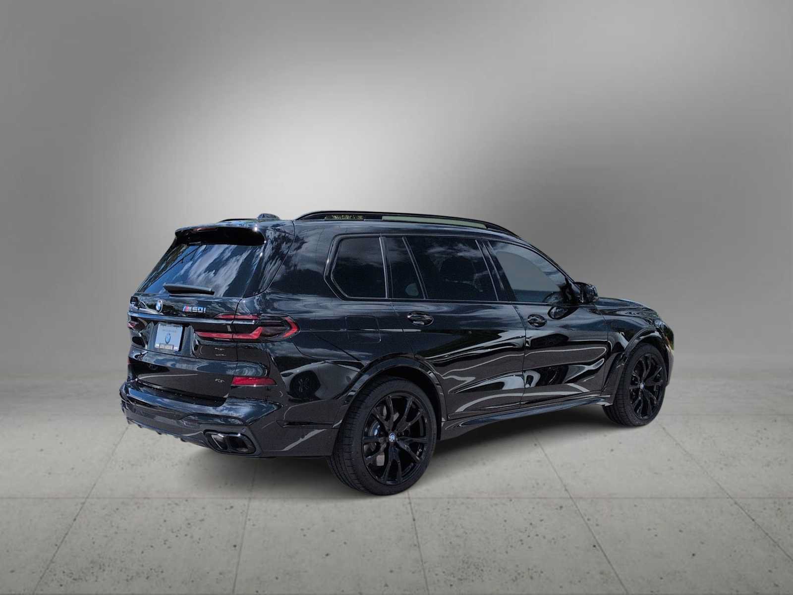 Used 2024 BMW X7 M60i w/ Executive Package AWD/4WD image 8