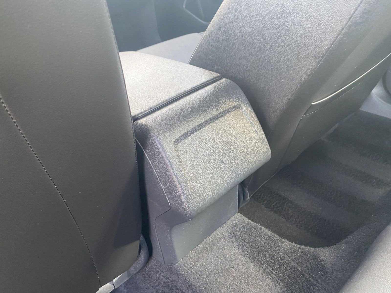 Used 2025 Volkswagen Jetta SE image 24