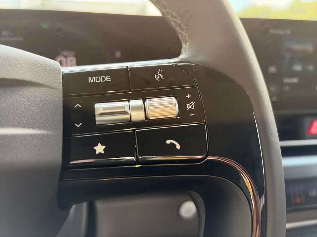 New 2027 Kia Carnival FWD image 12