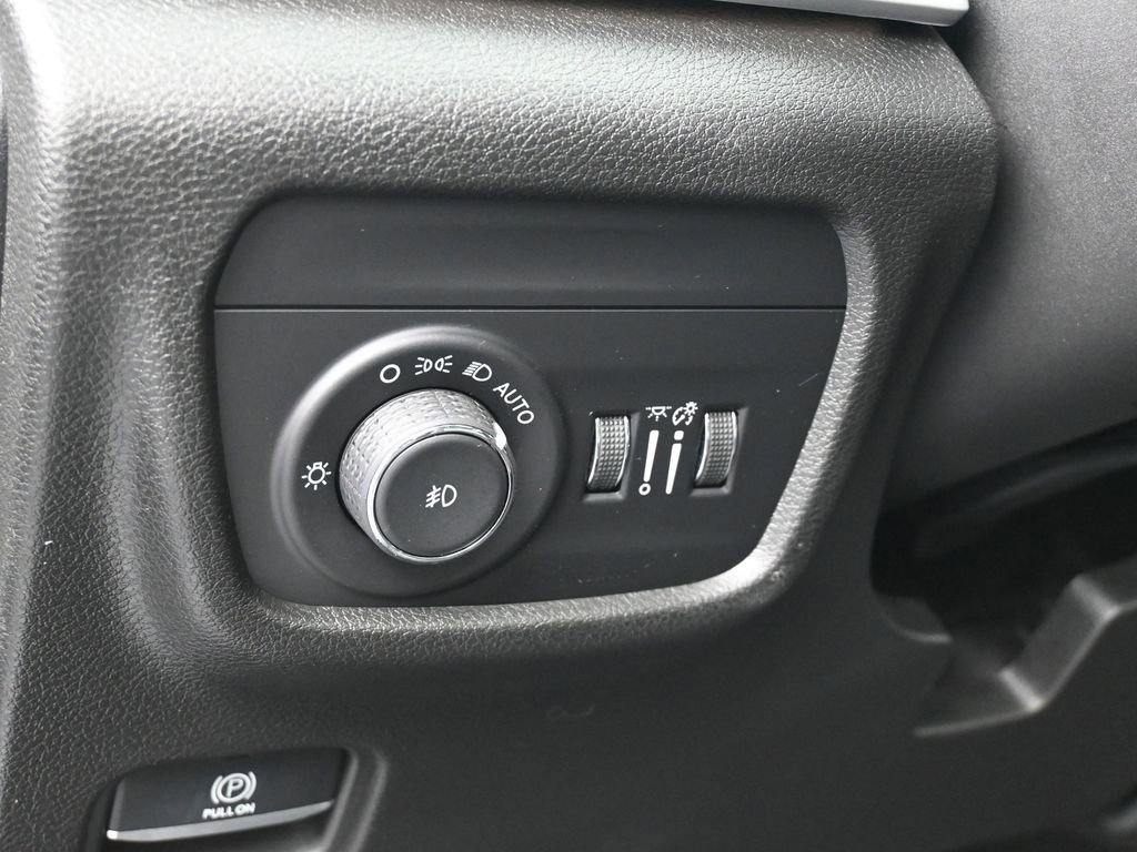 Used 2023 Jeep Grand Cherokee L Limited image 15