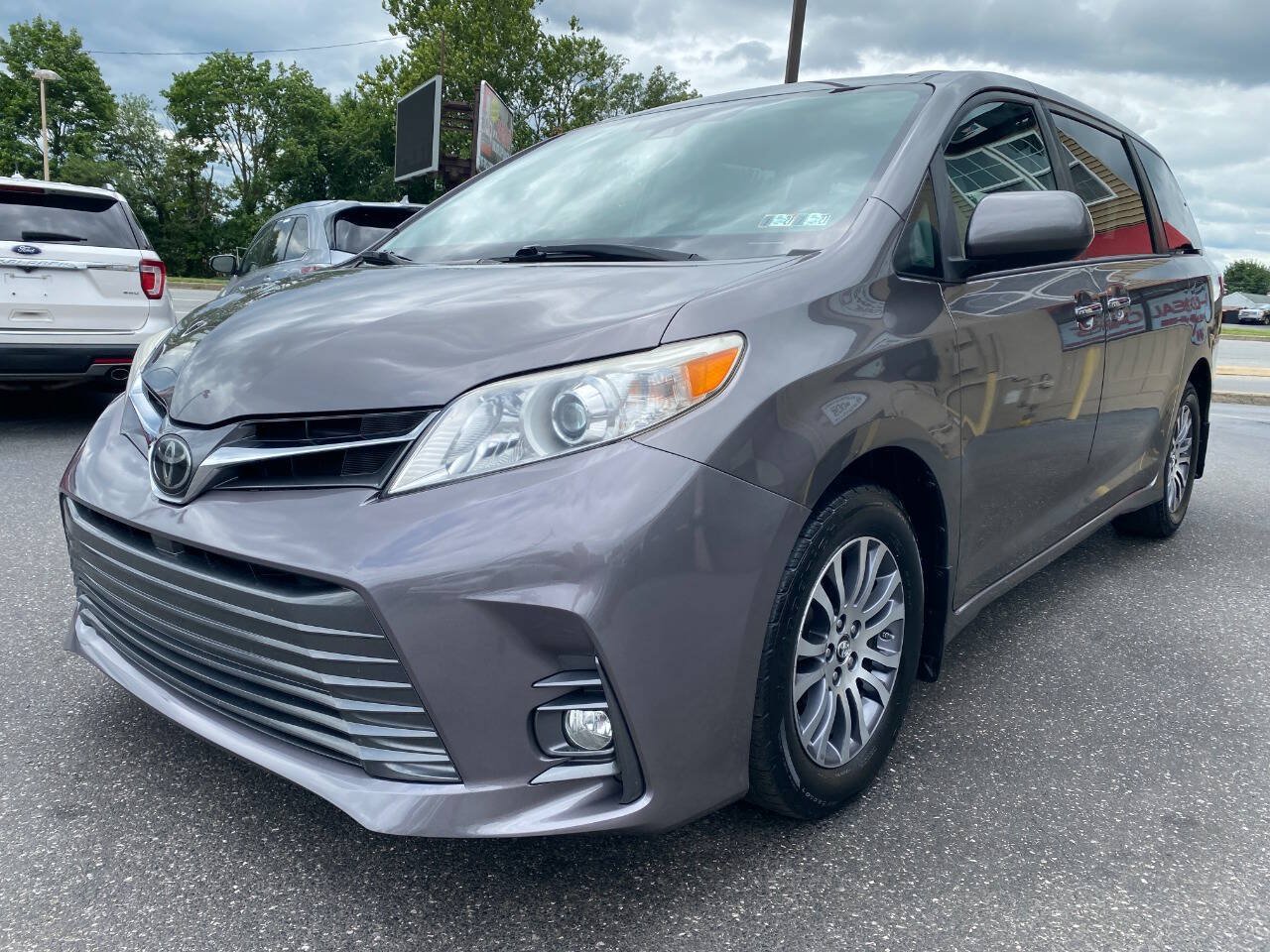 Used 2020 Toyota Sienna XLE FWD image 7
