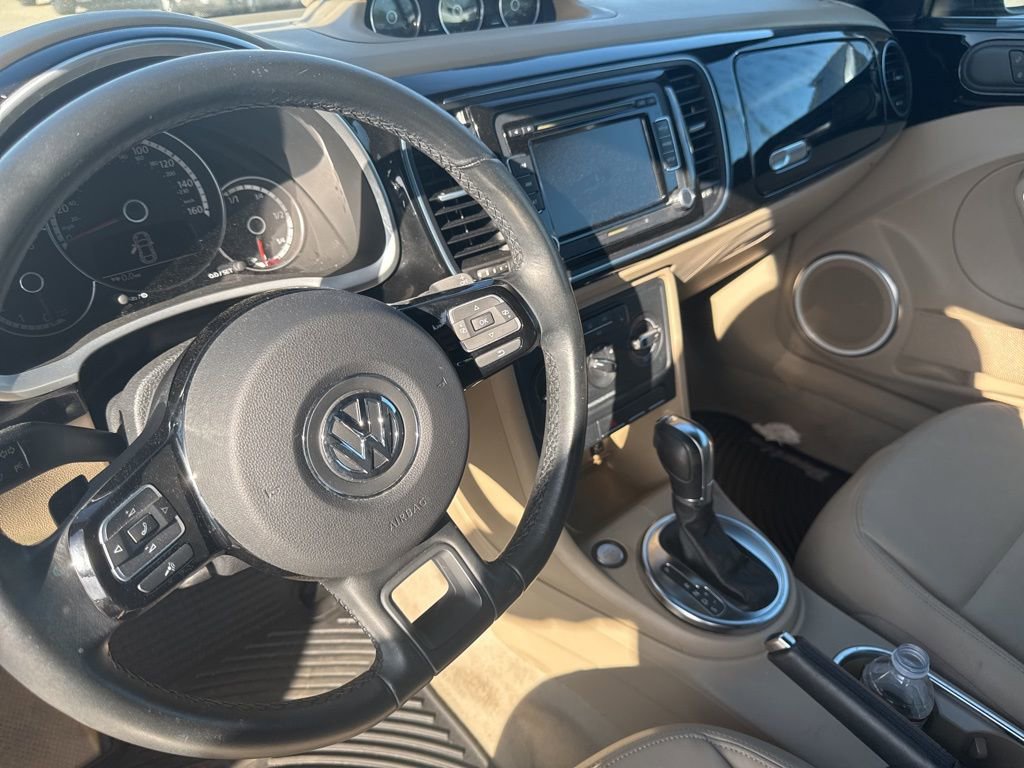 Used 2014 Volkswagen Beetle TDI image 9